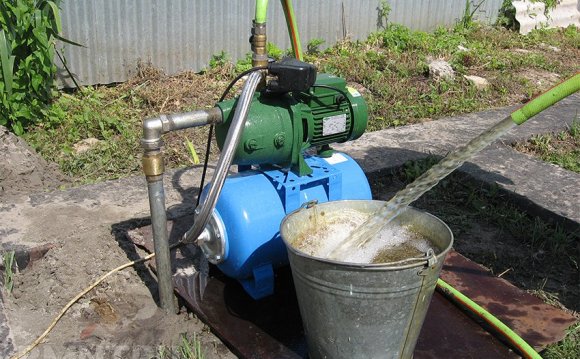 ​Автоматический насос для повышения давления воды.